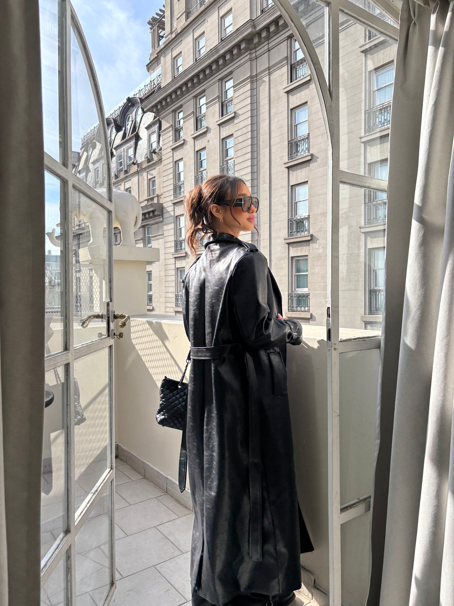 MAXI TRENCH ECO CUERO NEGRO