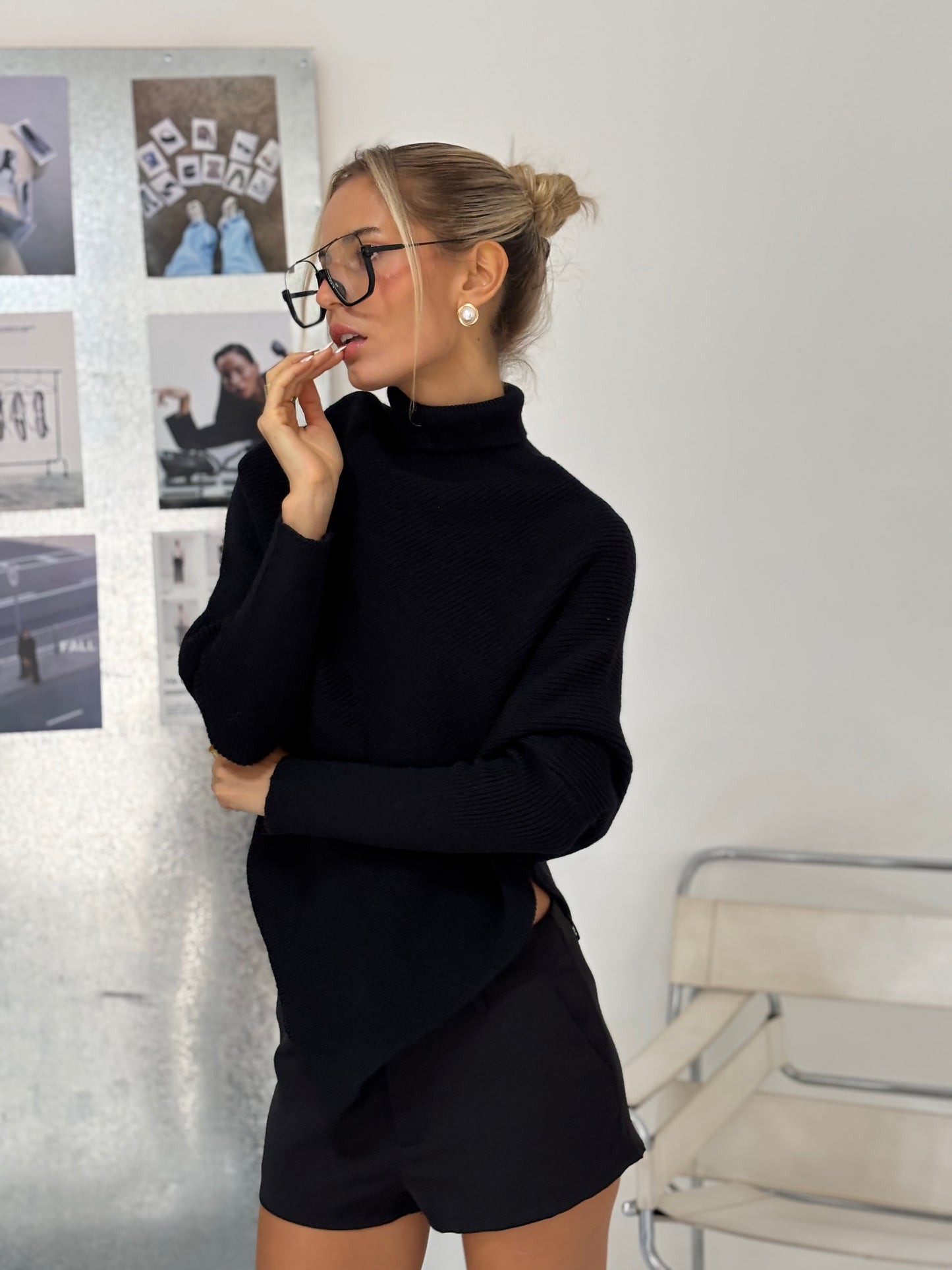 SWEATER NEGRO ASIMÉTRICO