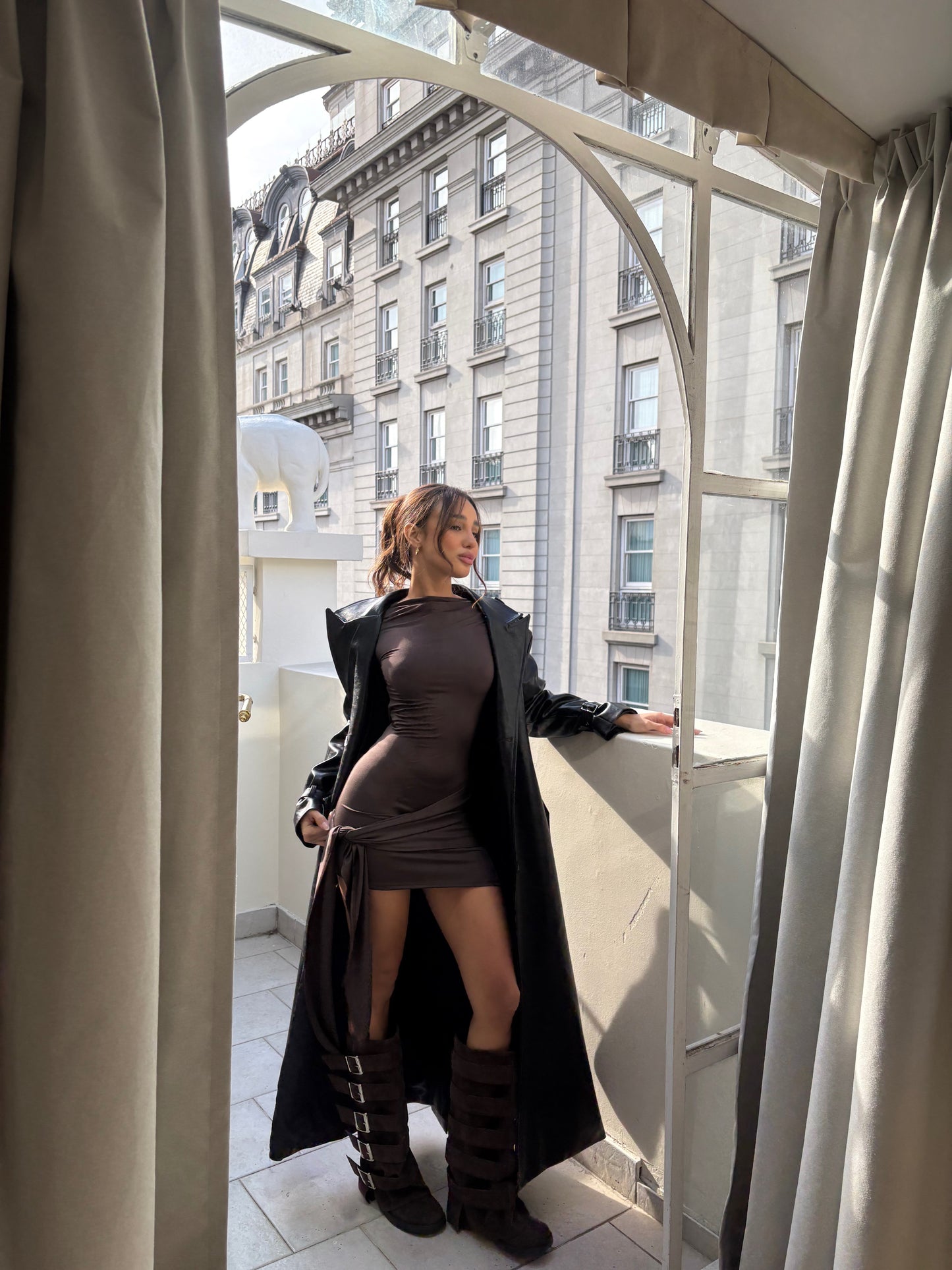 MAXI TRENCH ECO CUERO NEGRO