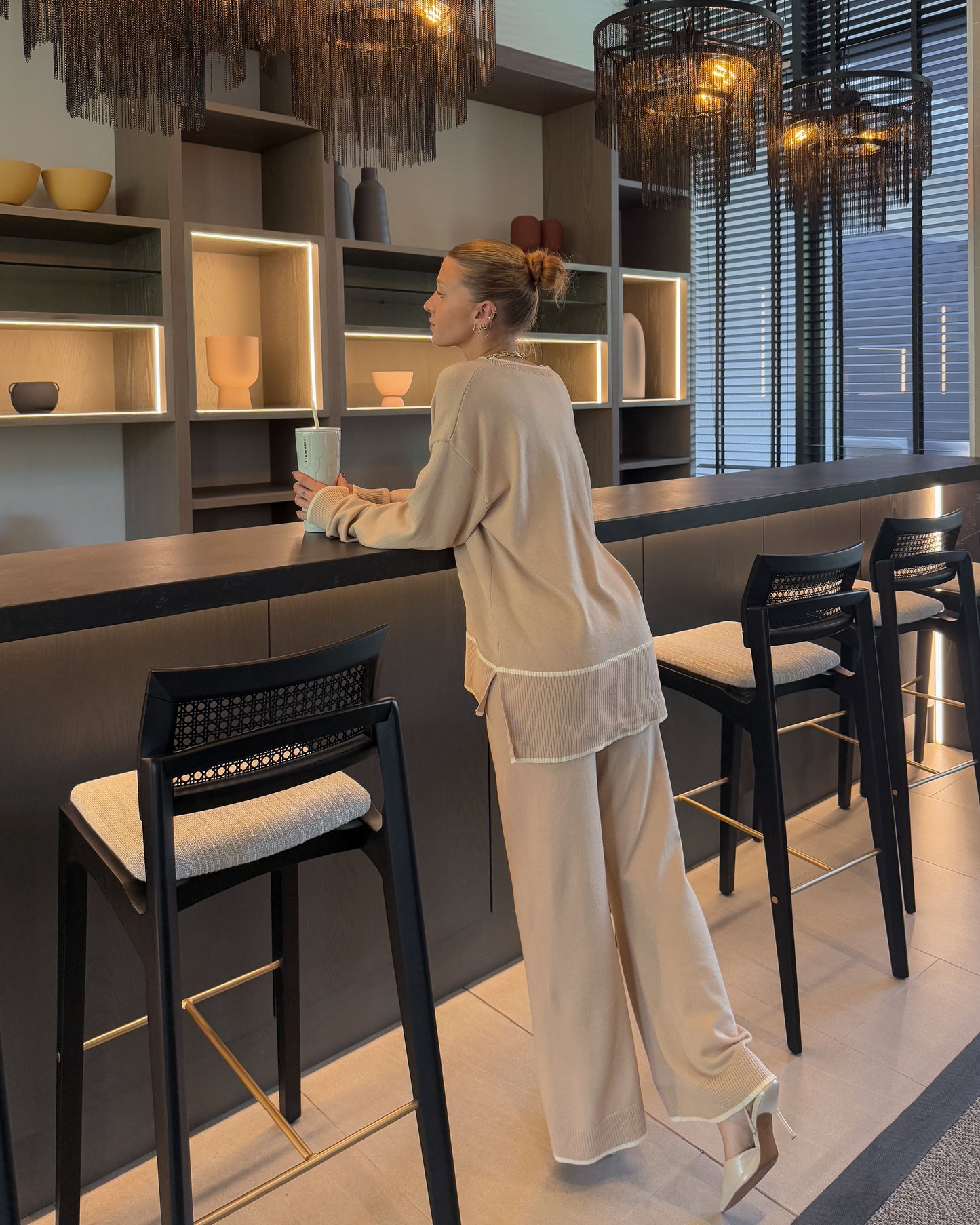 CONJUNTO BEIGE LANILLA