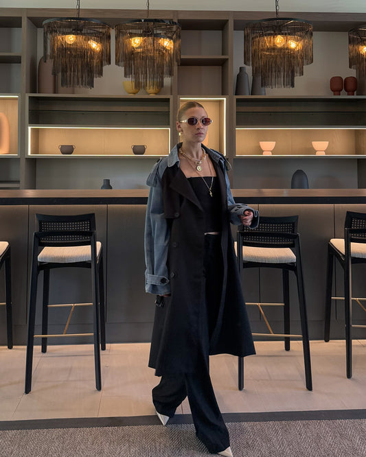 TRENCH NEGRO + DENIM