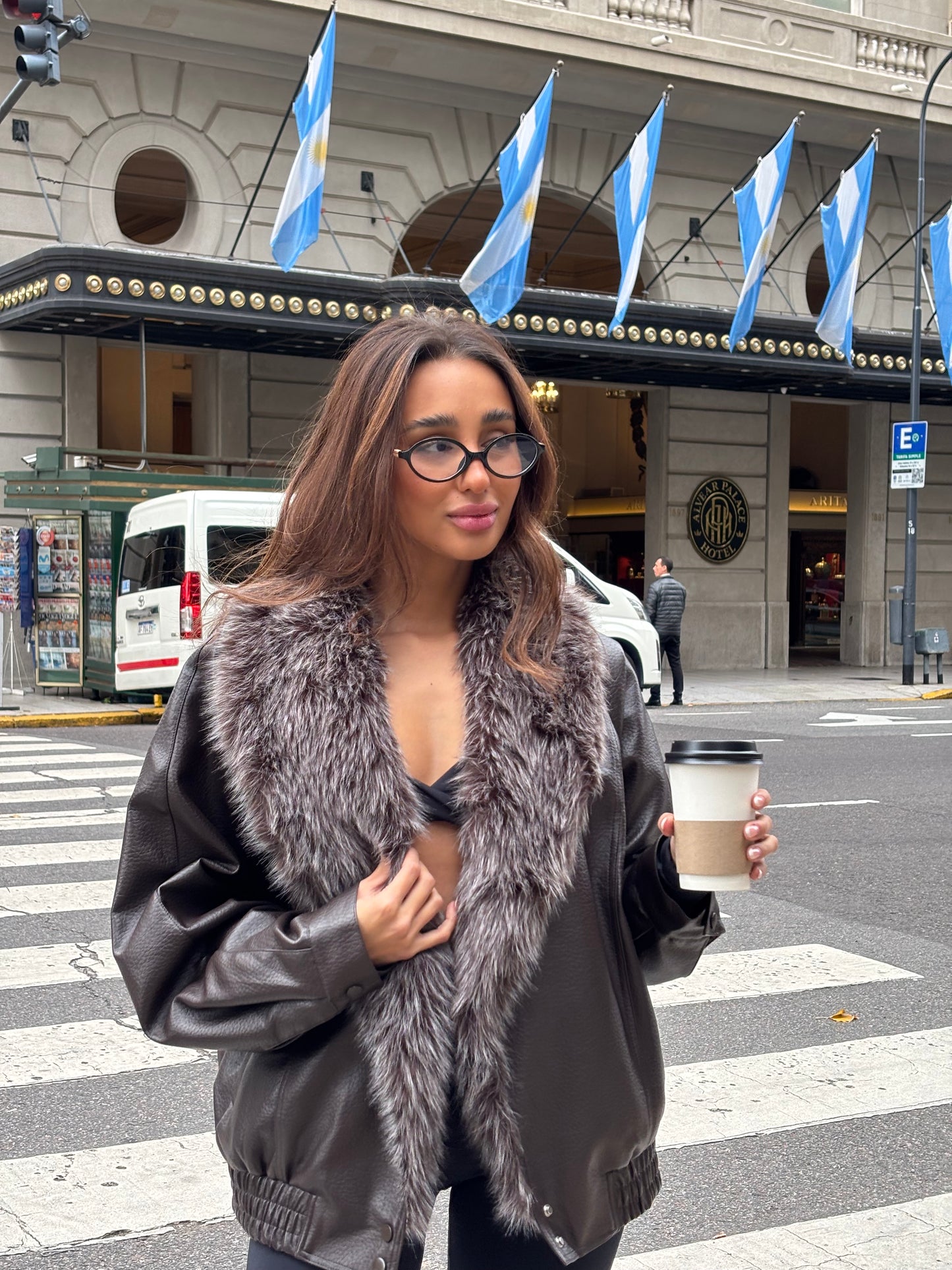 CHAQUETA MARRÓN PELOS