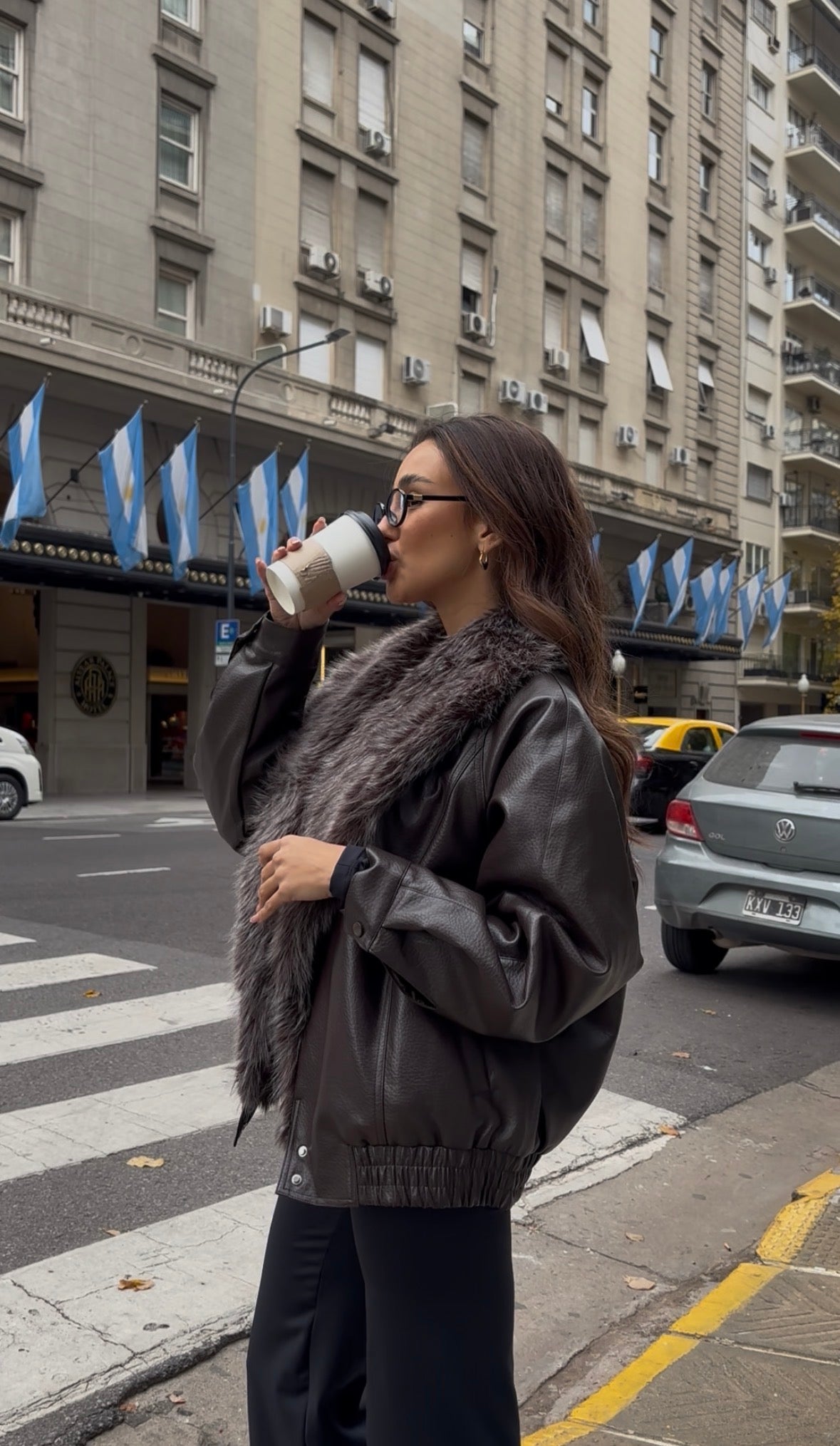 CHAQUETA MARRÓN PELOS