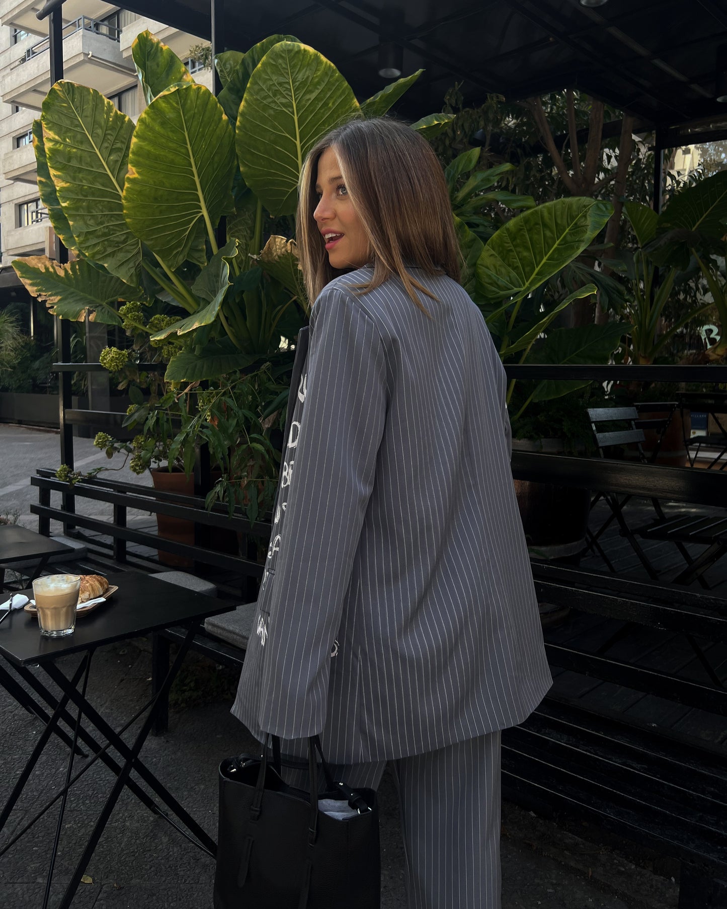 BLAZER LETRAS Y LÍNEAS