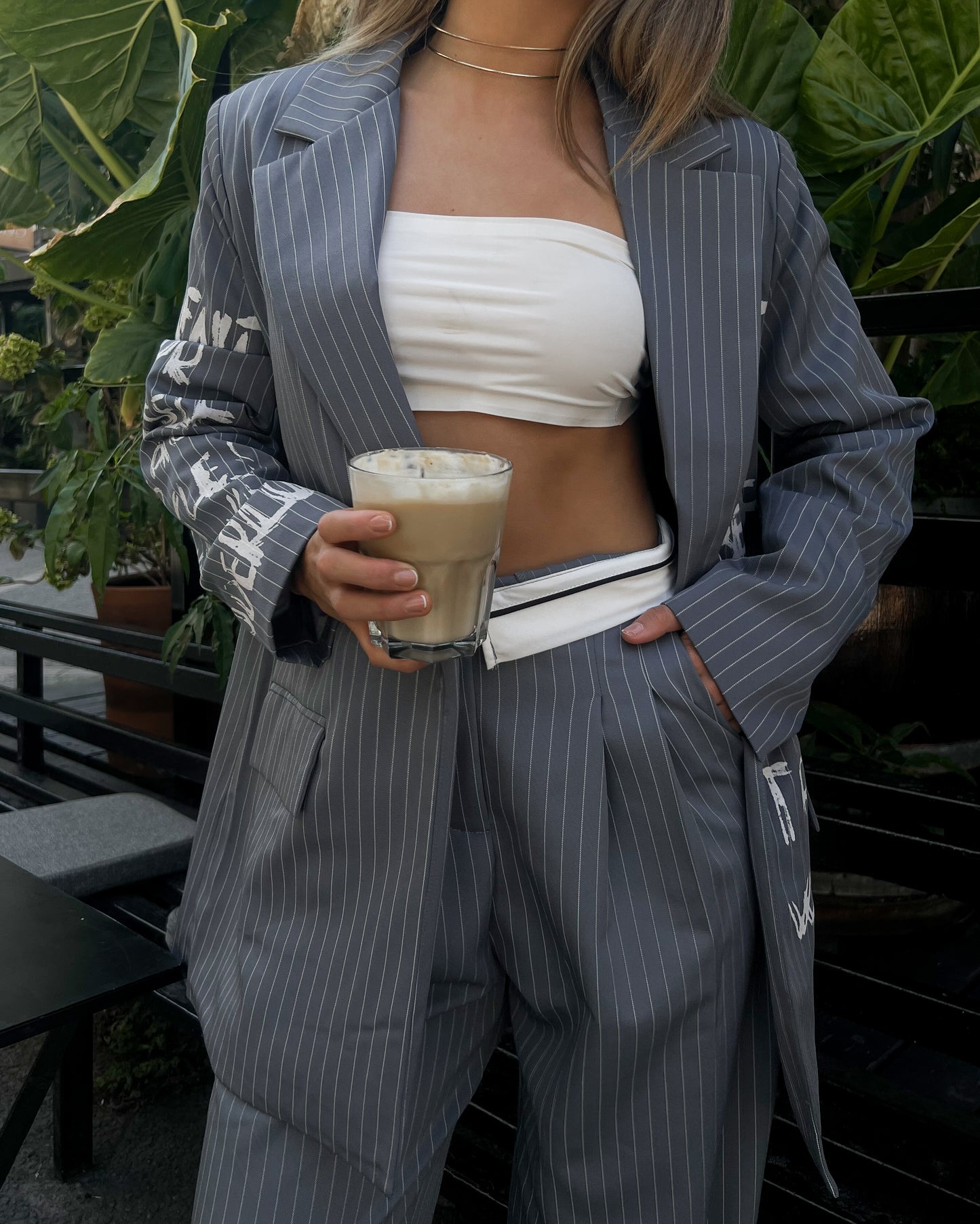 BLAZER LETRAS Y LÍNEAS