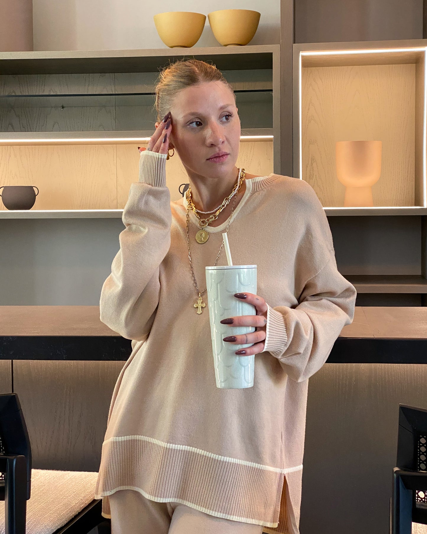 CONJUNTO BEIGE LANILLA